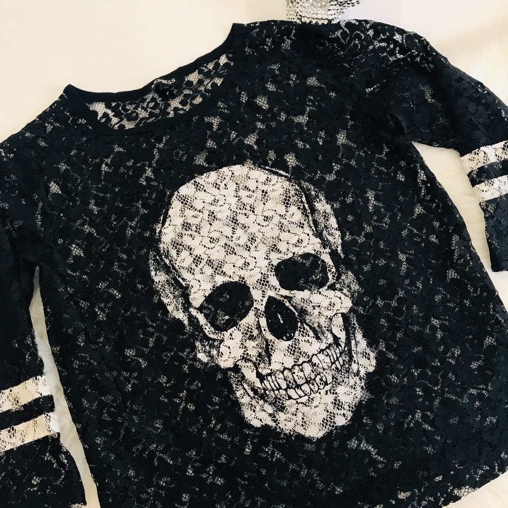 Express-Lace Skull Jersey